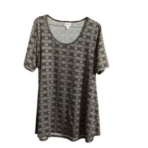 #253 LuLaRoe Perfect T Medium tunic